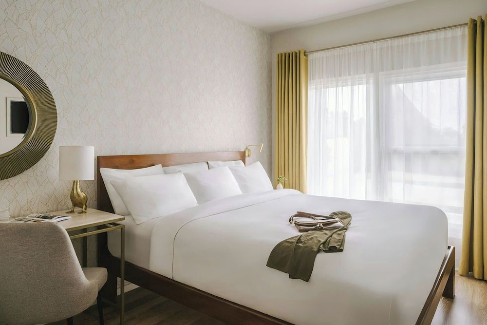 Beverly Terrace Hotel Beverly Hills, Sonder by Marriott Bonvoy Room, 1 King Bed 2