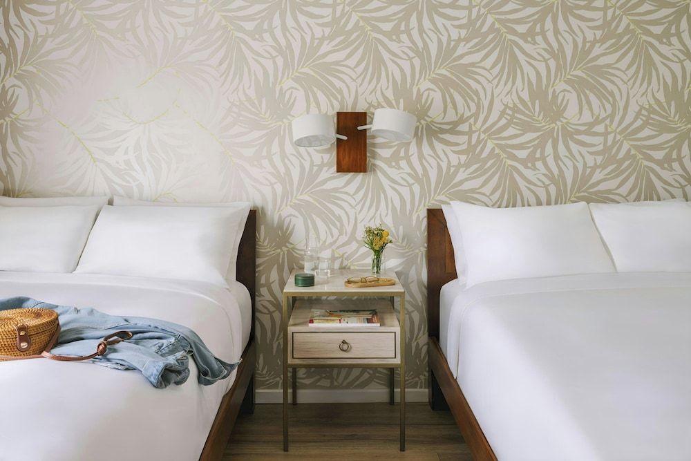 Beverly Terrace Hotel Beverly Hills, Sonder by Marriott Bonvoy Room, 2 Double Beds 3