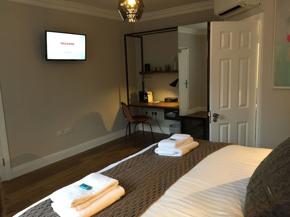 undefined Pembroke Hall 7