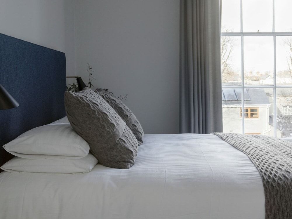 undefined Pembroke Hall 10