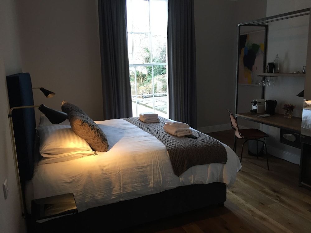 Pembroke Hall Luxury Double Room, Ensuite 3