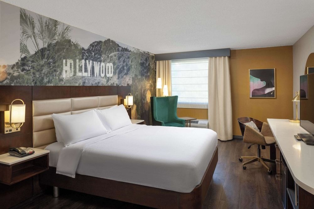 undefined Hilton Garden Inn Los Angeles/Hollywood 5