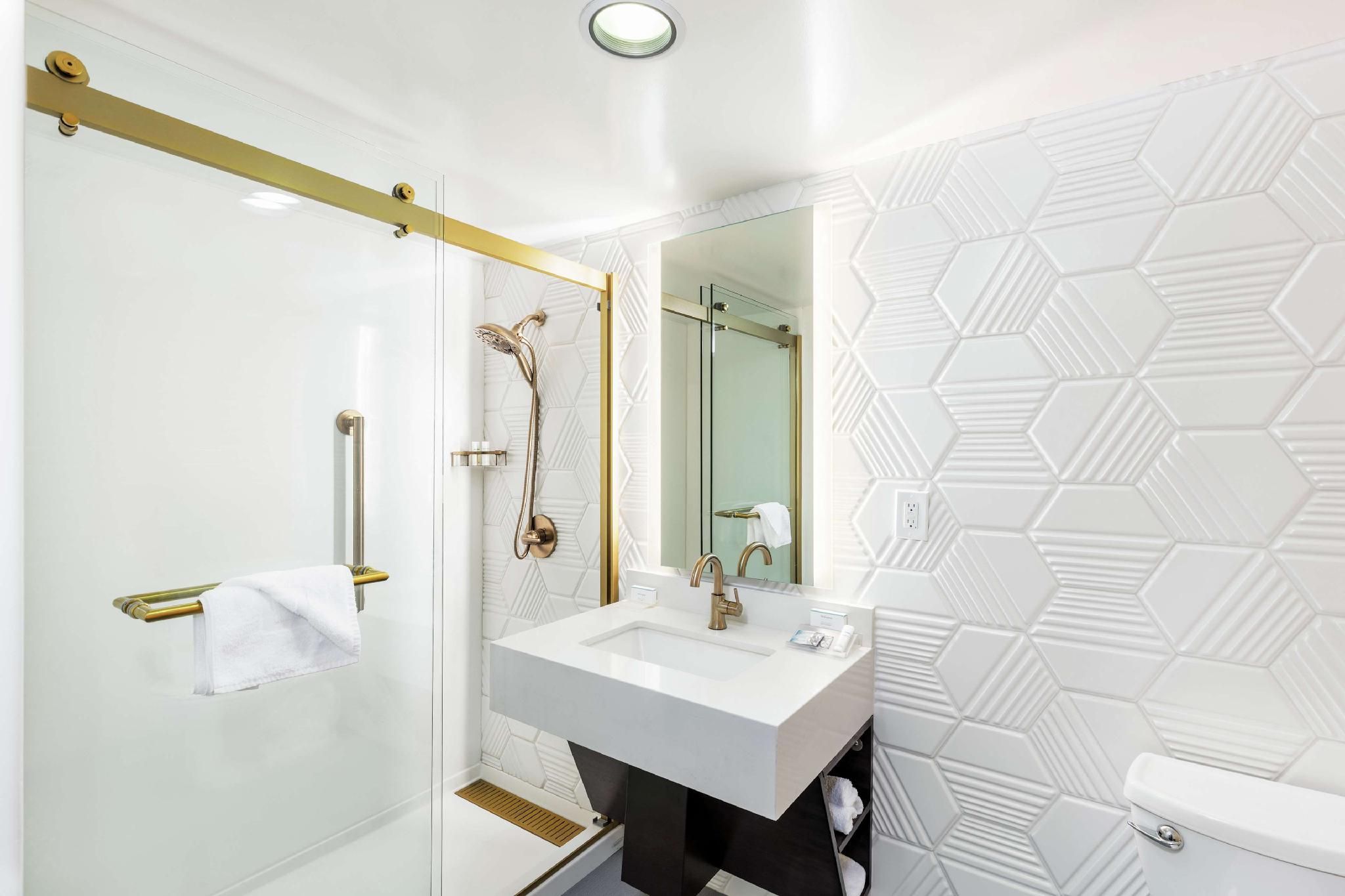 undefined Hilton Garden Inn Los Angeles/Hollywood 6