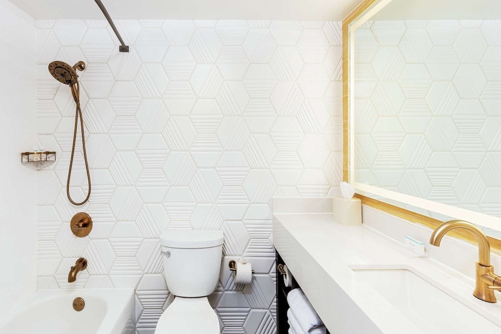 Hilton Garden Inn Los Angeles/Hollywood Room, 2 Queen Beds 4