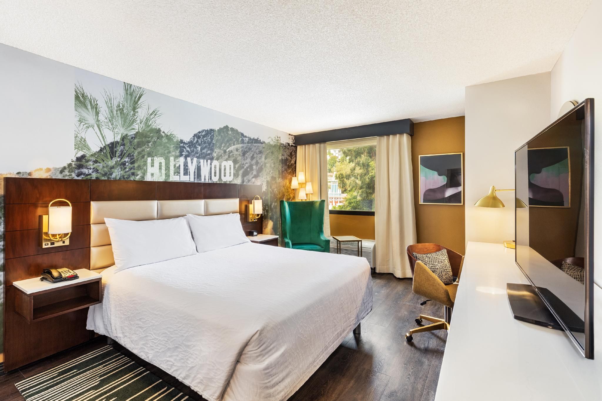 Hilton Garden Inn Los Angeles/Hollywood 1 King Bed