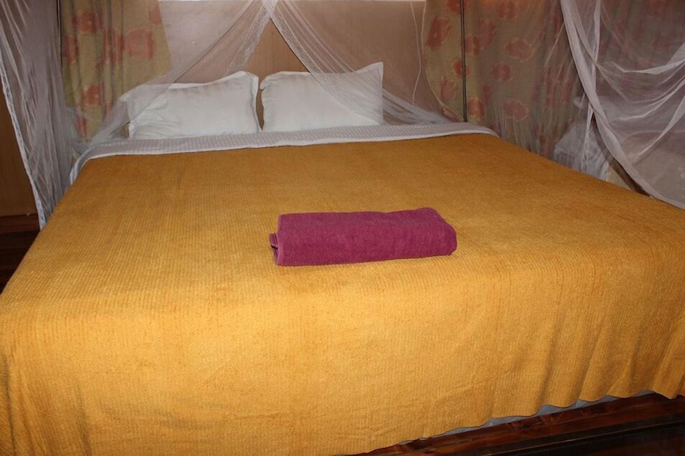 undefined Classic Guest Home 4