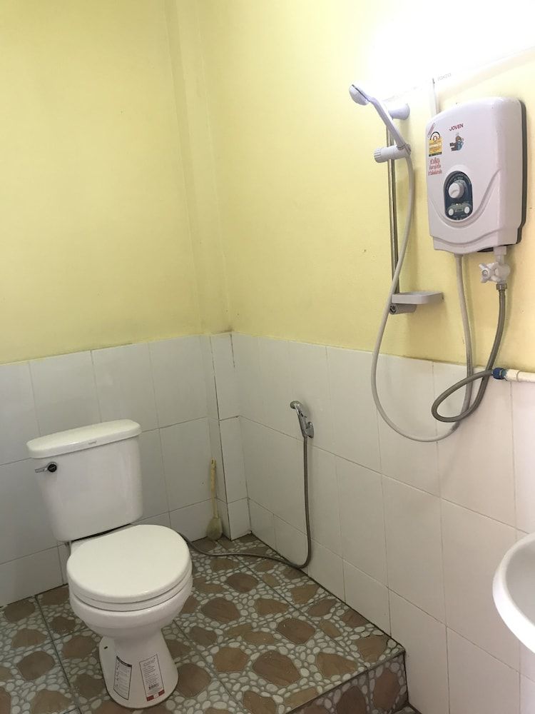 Riverview Bungalows & GH Standard Double Room, 1 Queen Bed, River View, Mountainside 10