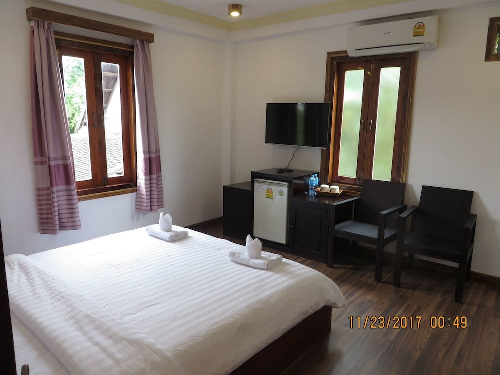 Villa Namkhan River Superior Double Room 2