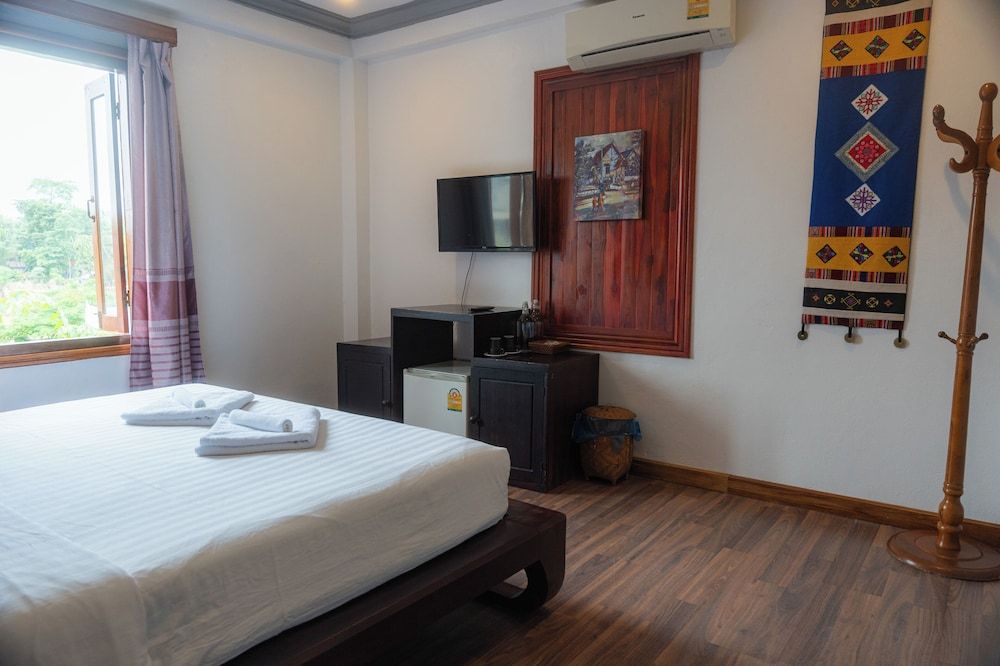 Villa Namkhan River Superior Double Room 3