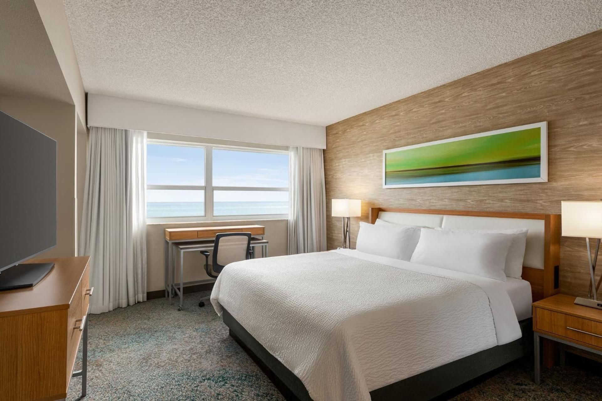1 King Bed Suite Ocean View