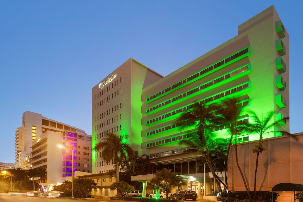 undefined Holiday Inn Miami Beach - Oceanfront by IHG 10