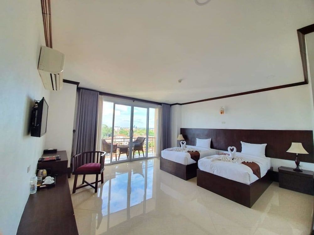 Continental Plaza Vientiane Deluxe Twin Room 3