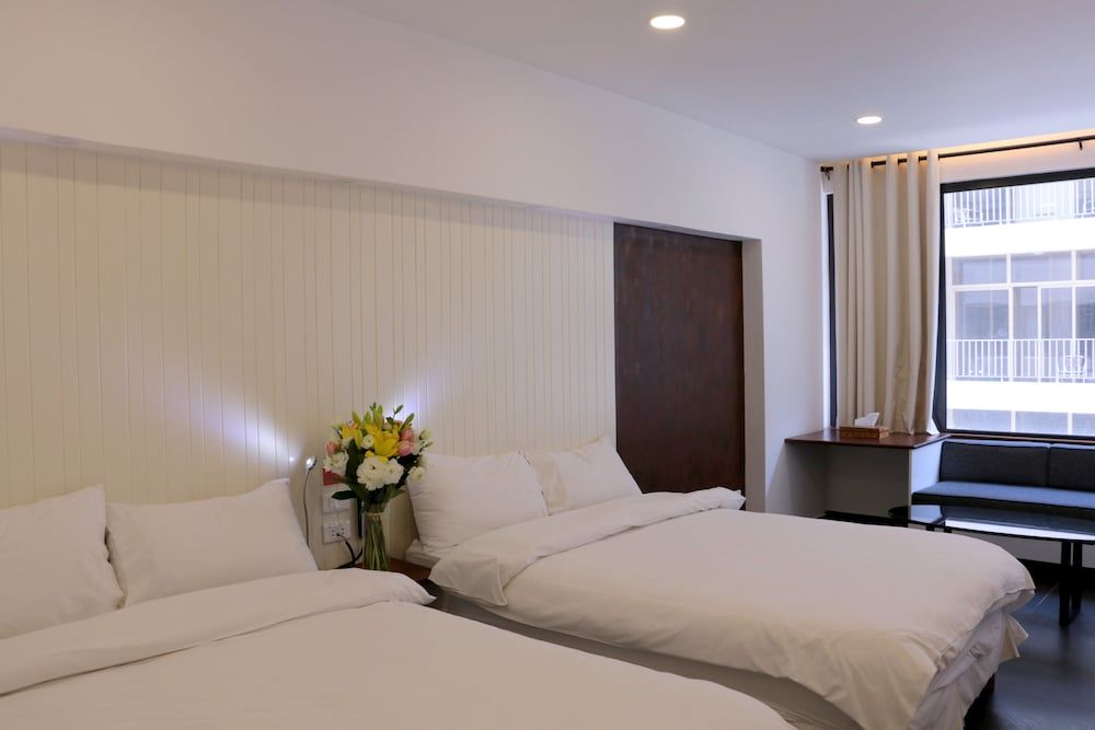Hug Room