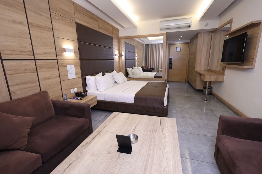 Ibiza hotel Junior Suite 4