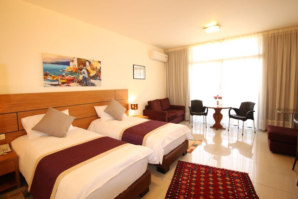 Sea Valley Suites Deluxe Double or Twin Room 3