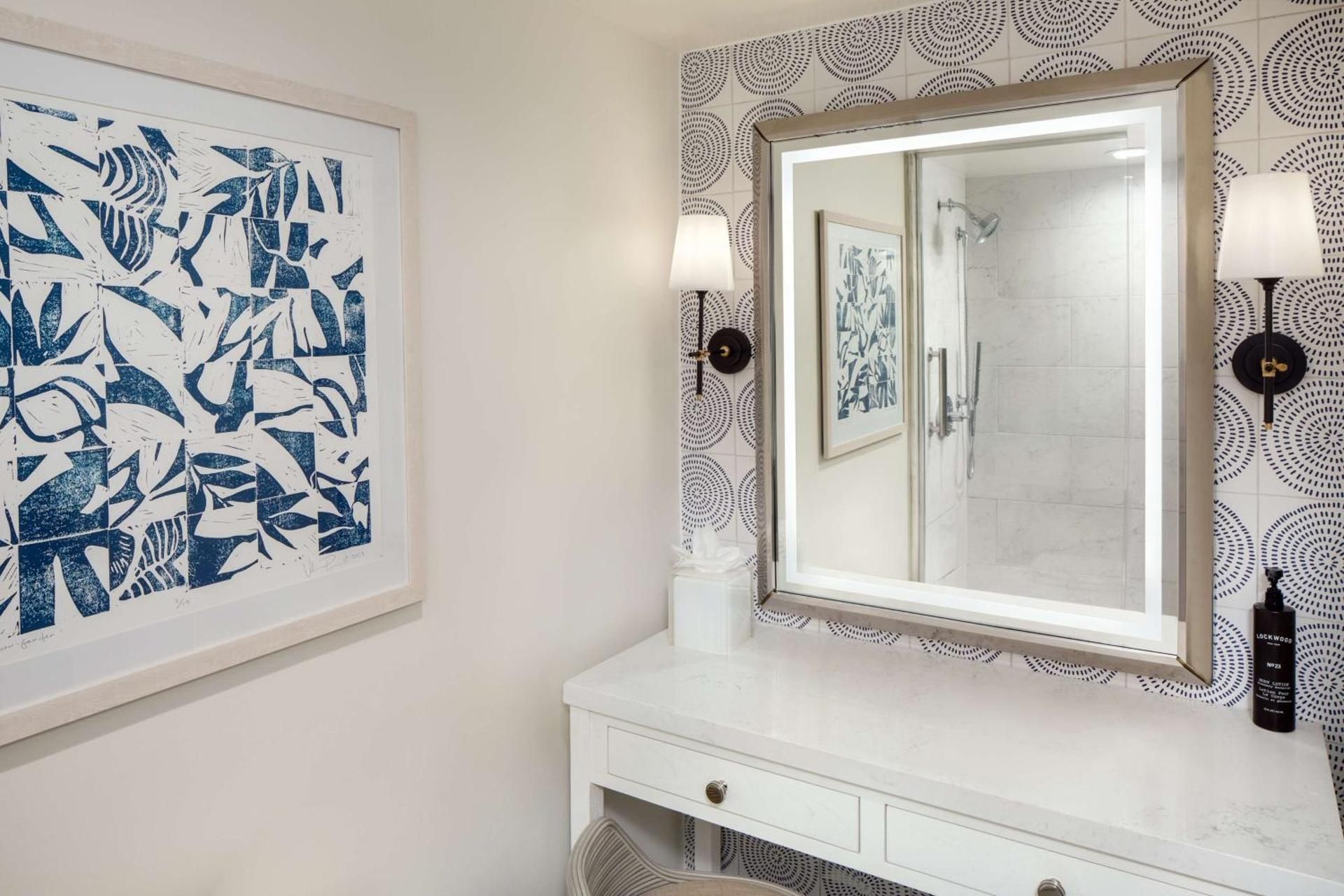 Casa Marina Key West, Curio Collection by Hilton Key West View King Suite Hear/mob Access Tub 2