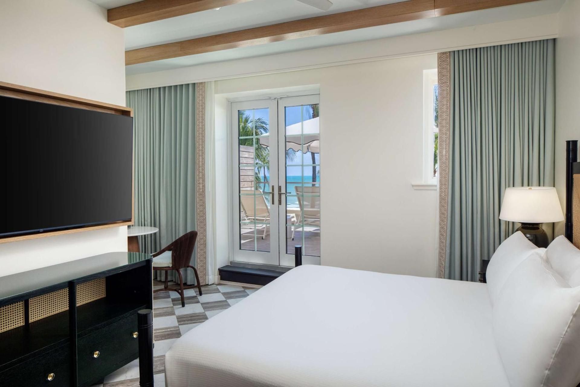 Grand Ocean View With Terrace - King