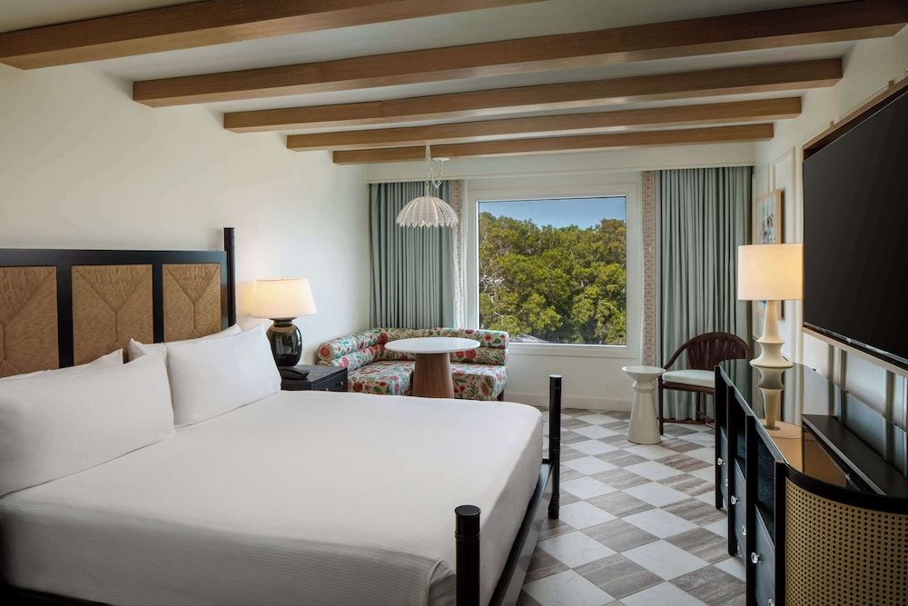Room, 1 King Bed (Key West View)