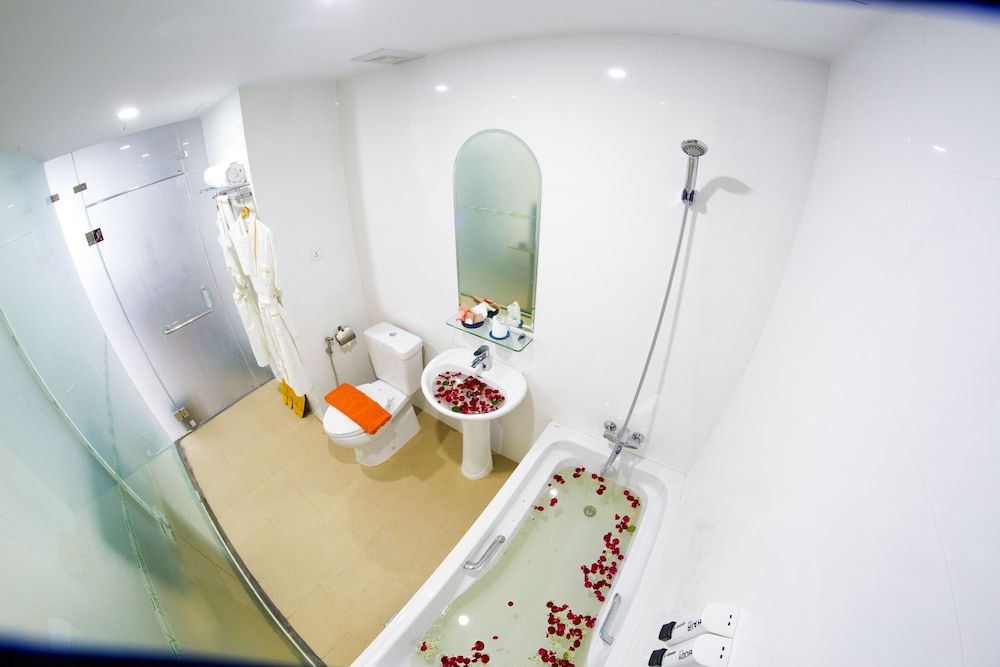 Hotel Vista Deluxe Family Suite 9