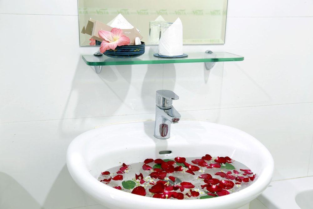 Hotel Vista Deluxe Family Suite 11