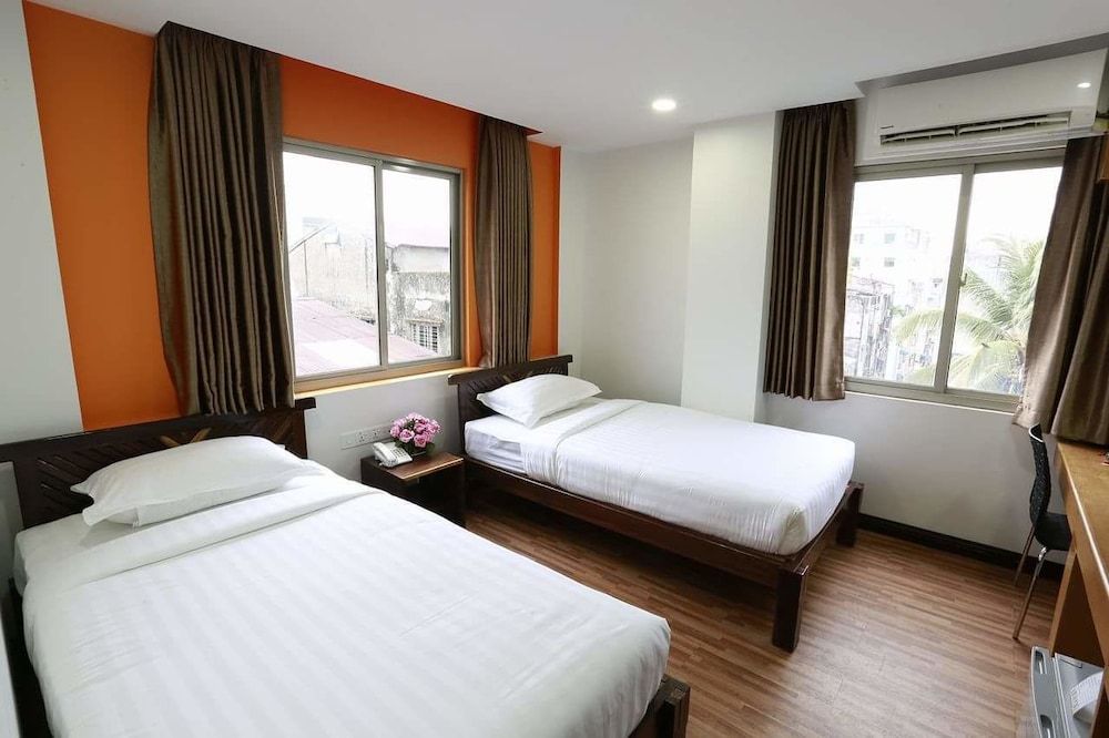 Hotel Vista Superior Twin Room 3