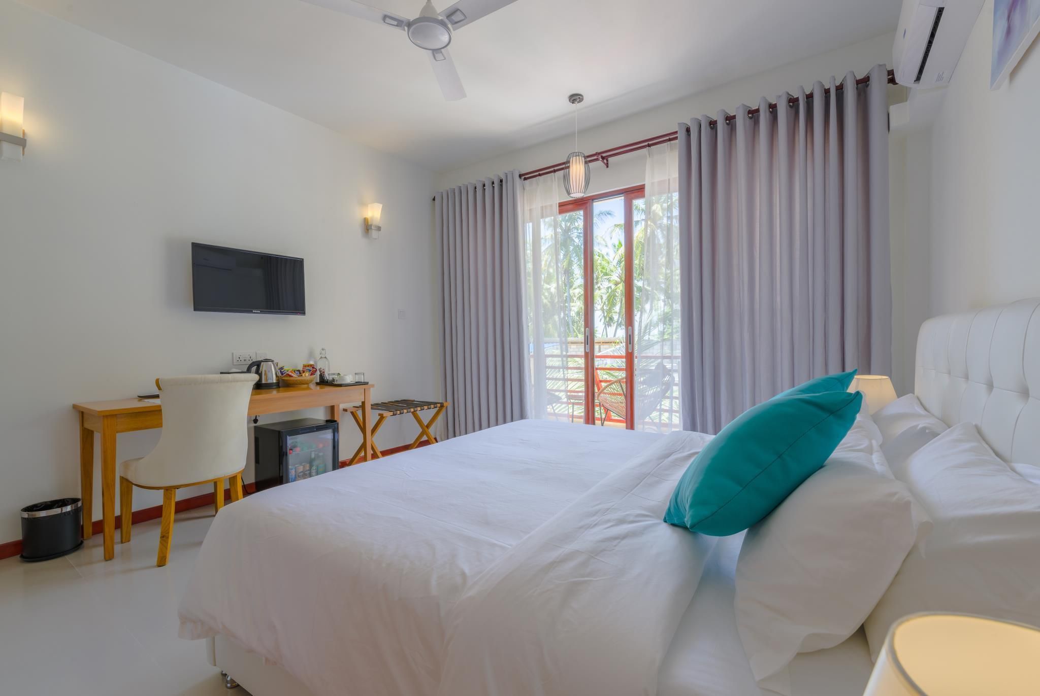 White Sand Dhigurah Deluxe Room with Balcony