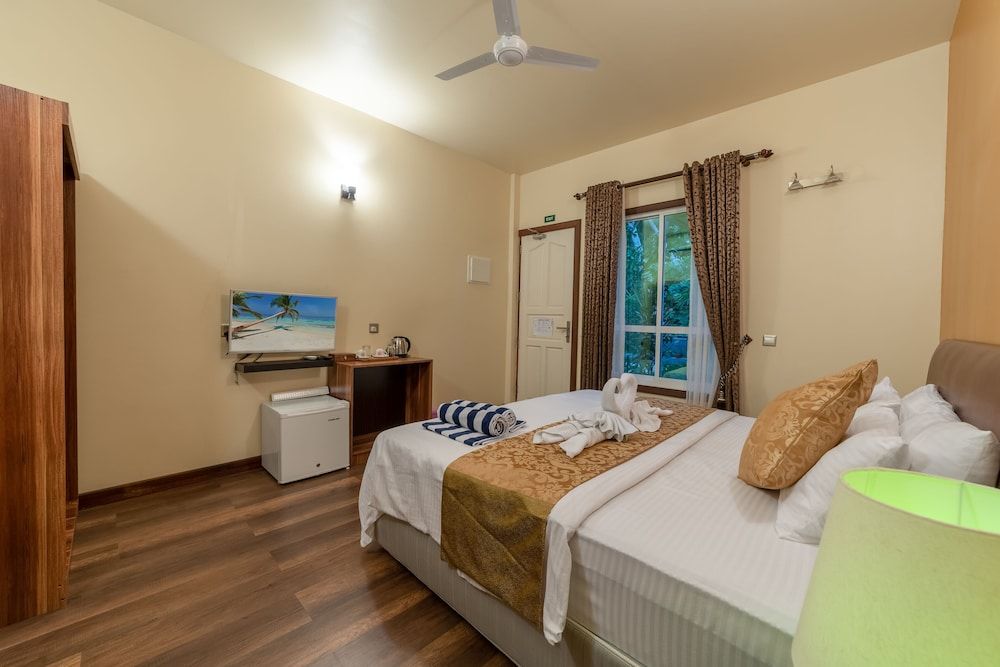 Ostrov Beach Deluxe Room 3