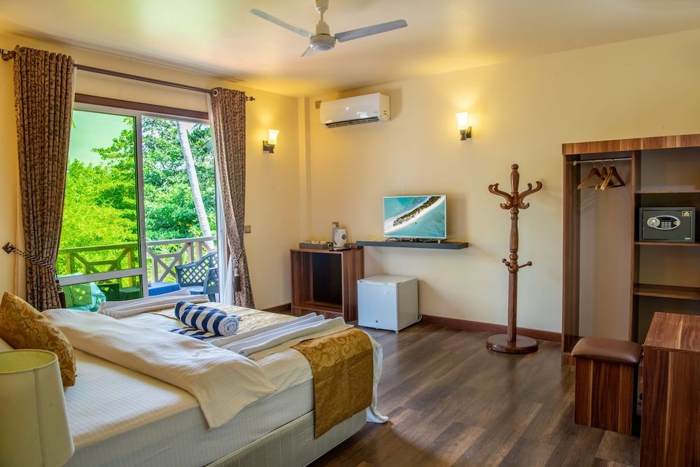 Ostrov Beach Deluxe Suite 3