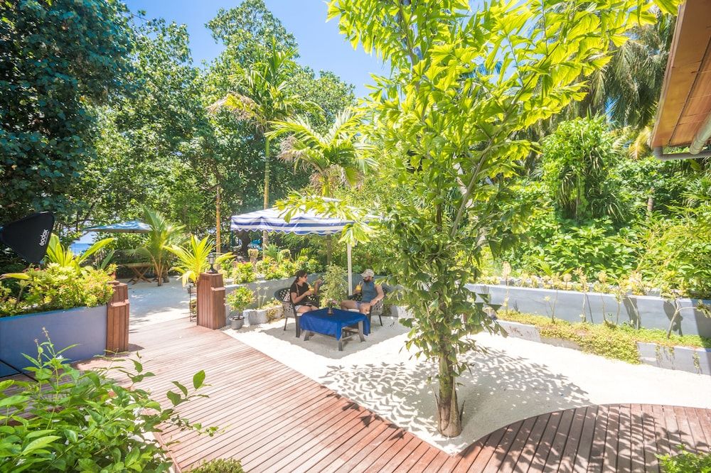 Ostrov Beach Deluxe Room 6