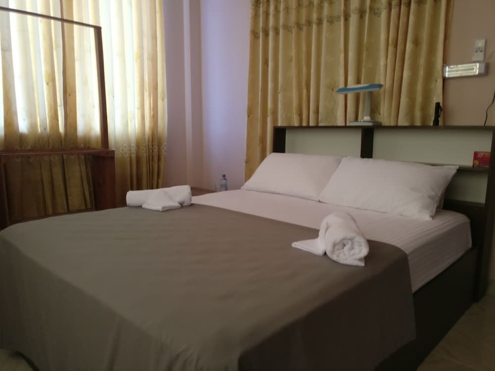 Room, Partial Sea View