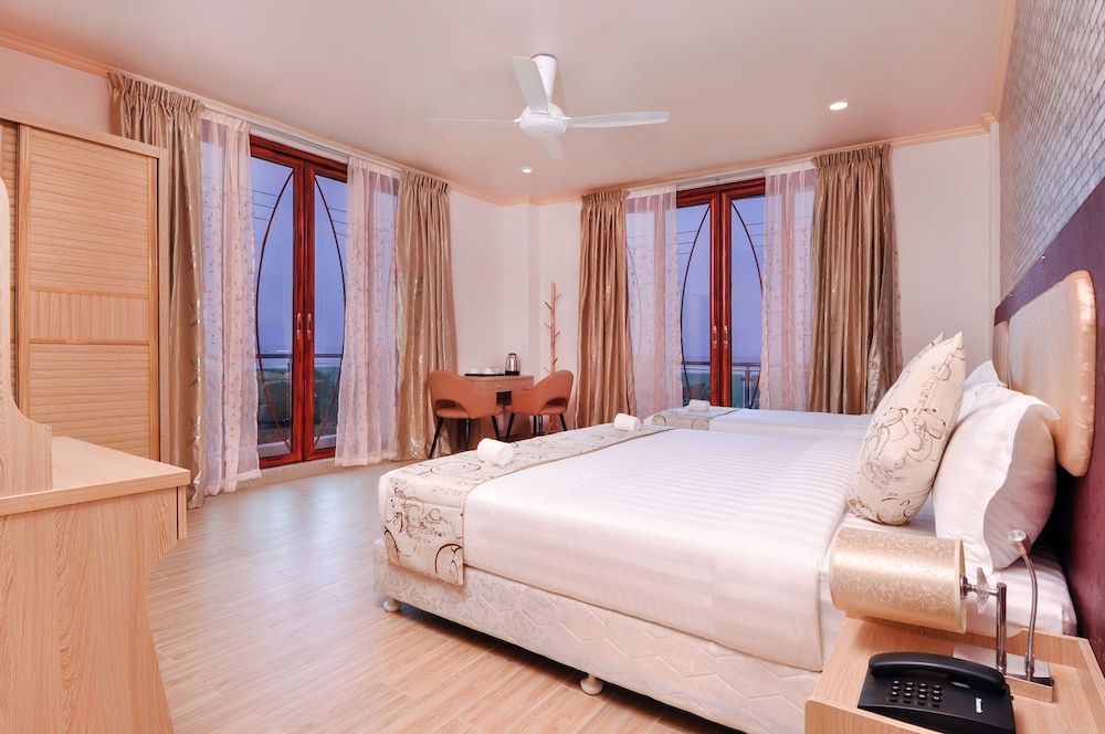 undefined Sunrise Beach and Spa 3