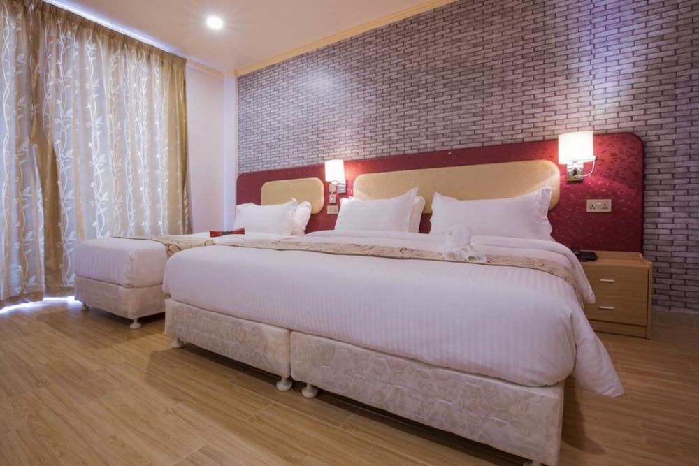 undefined Sunrise Beach and Spa 3