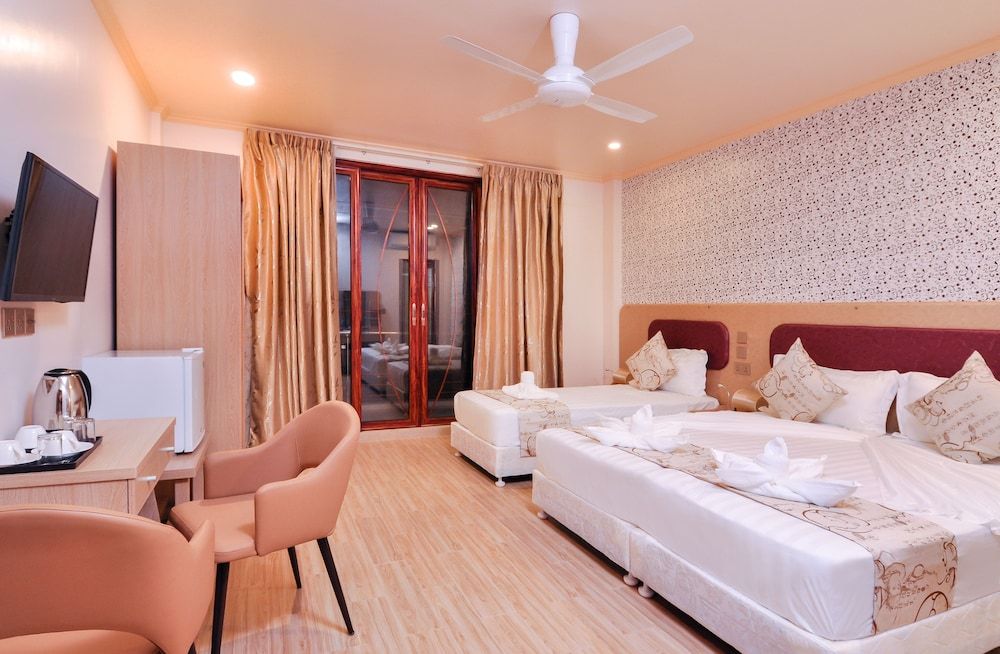 undefined Sunrise Beach and Spa 5