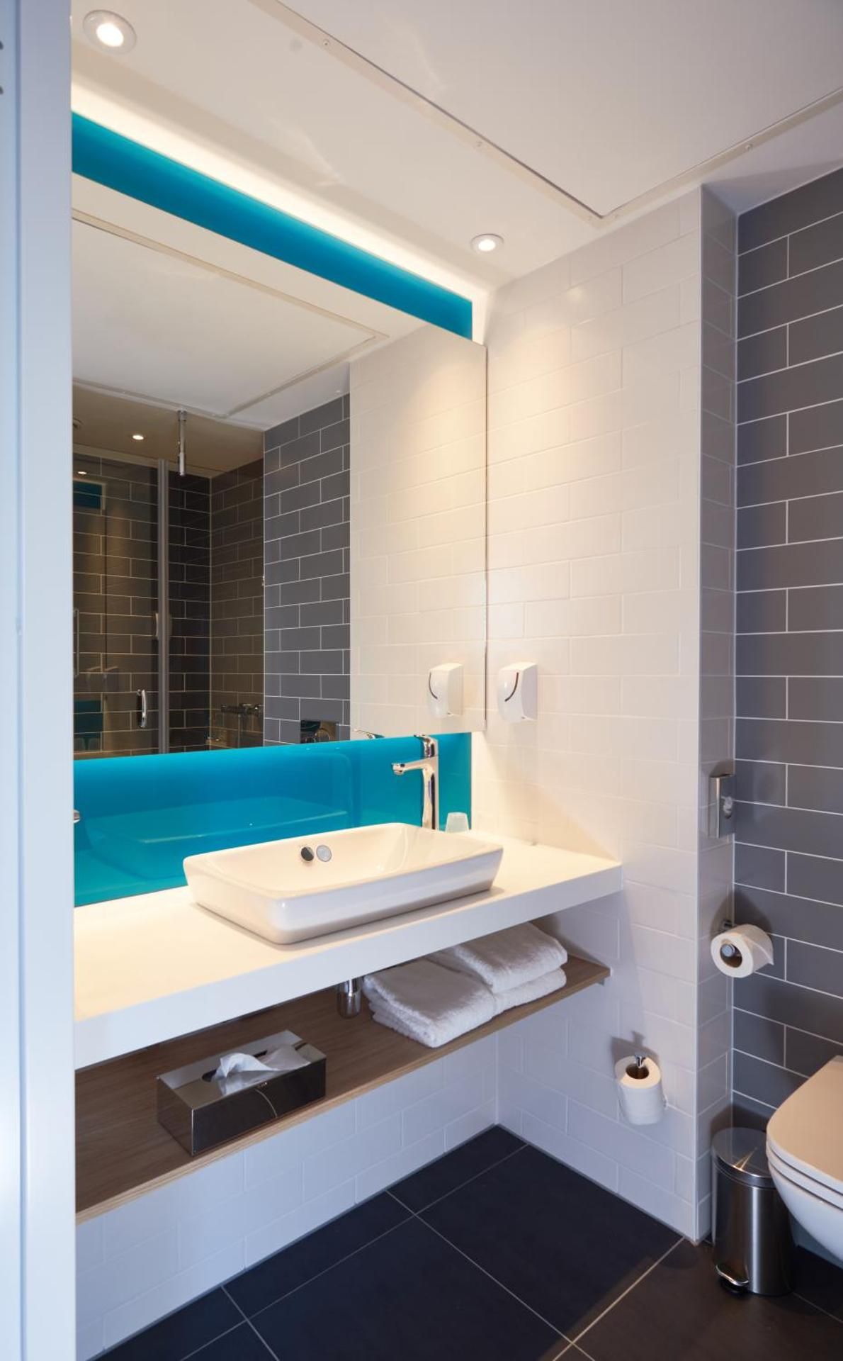 undefined Holiday Inn Express Amsterdam - City Hall by IHG 6