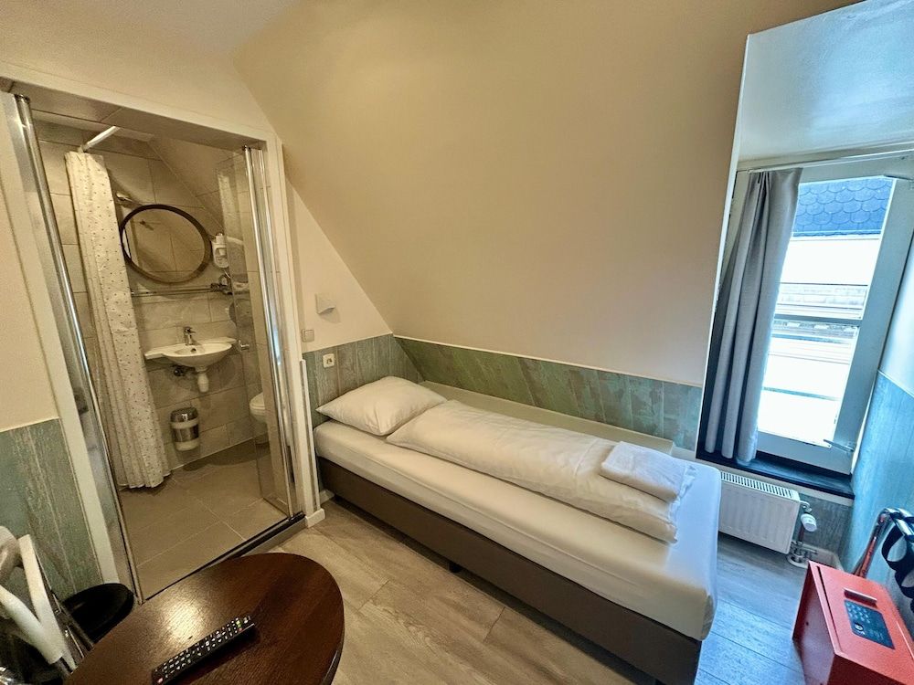 undefined Hotel Damrak Inn 5