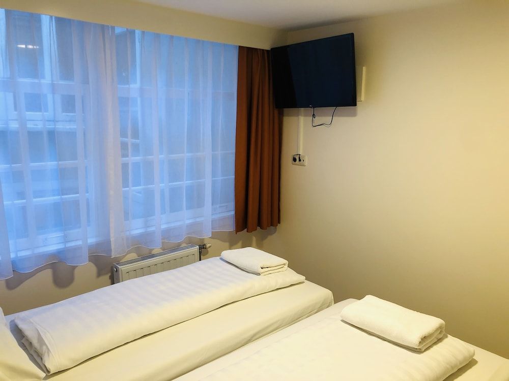 Hotel Damrak Inn Twin Room with Shared Bathroom