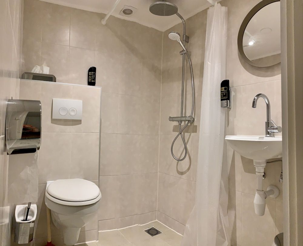 Hotel Damrak Inn Twin Room with Shared Bathroom 4