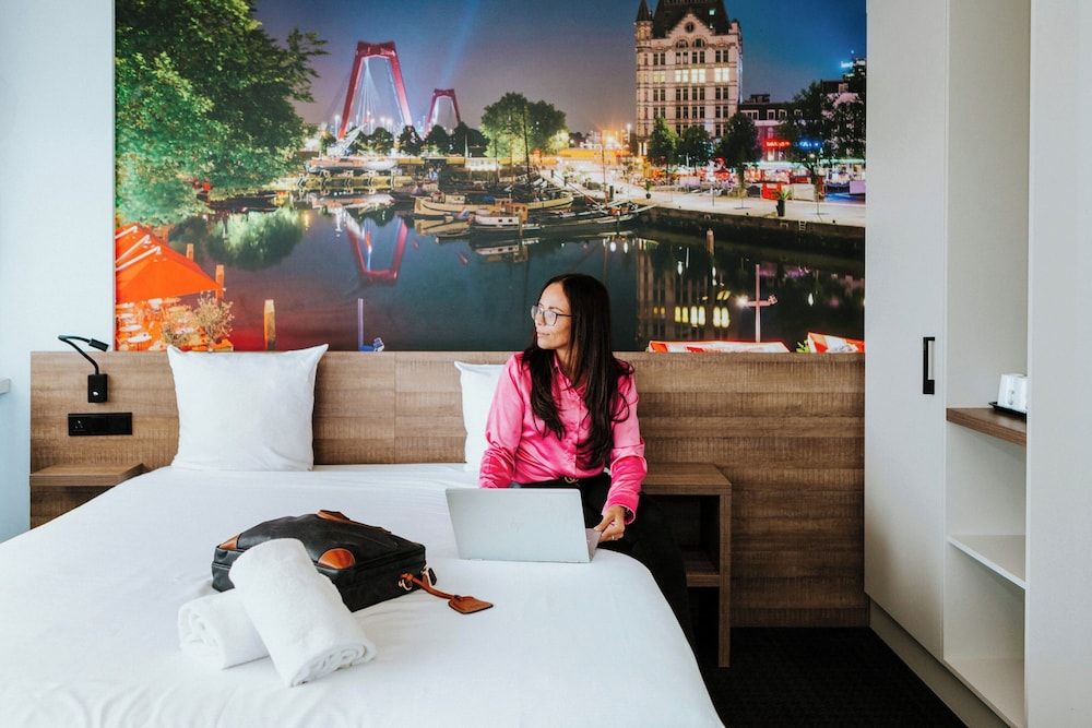 undefined Rotterdam Teleport Hotel 4