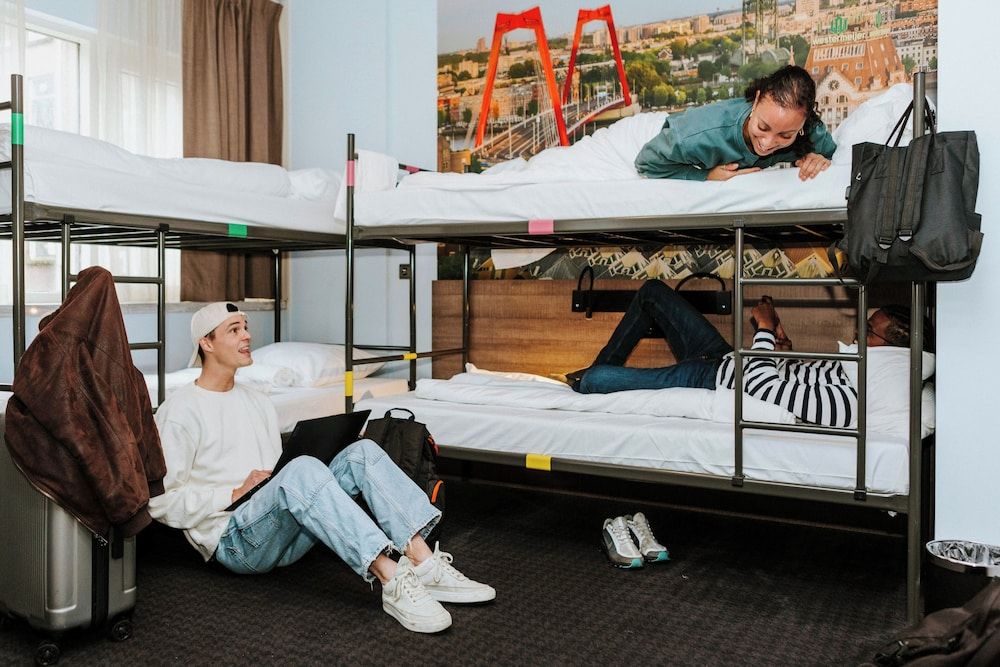Basic Room (8-Person)
