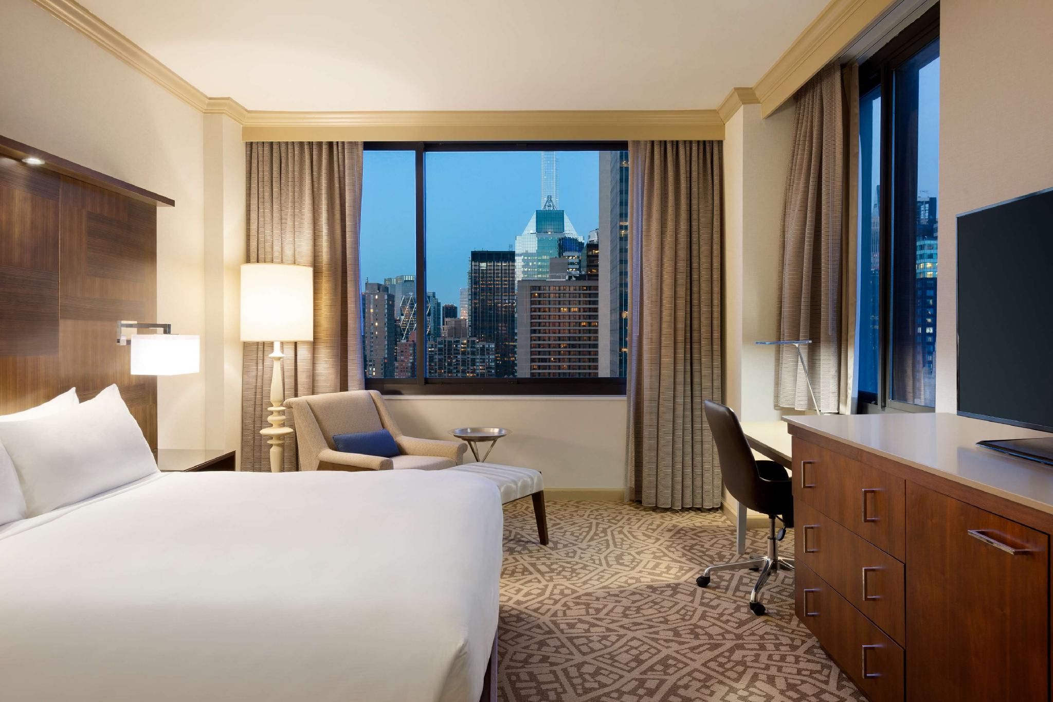 Hilton New York Times Square 1 KING BED CORNER 2