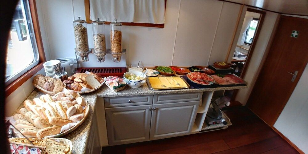 undefined Hotelschip Sarah 9