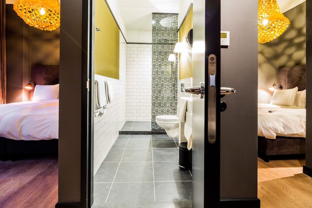 Post-Plaza Hotel & Grand Café Family Room 5