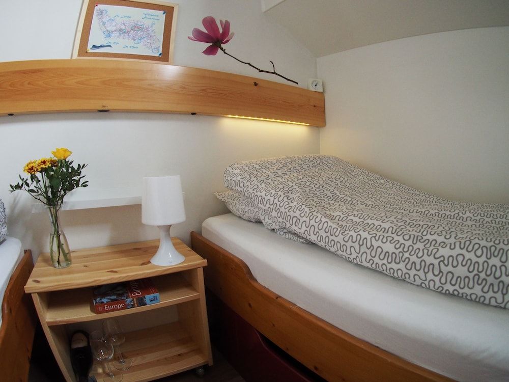 undefined Hotelboat Allure 10