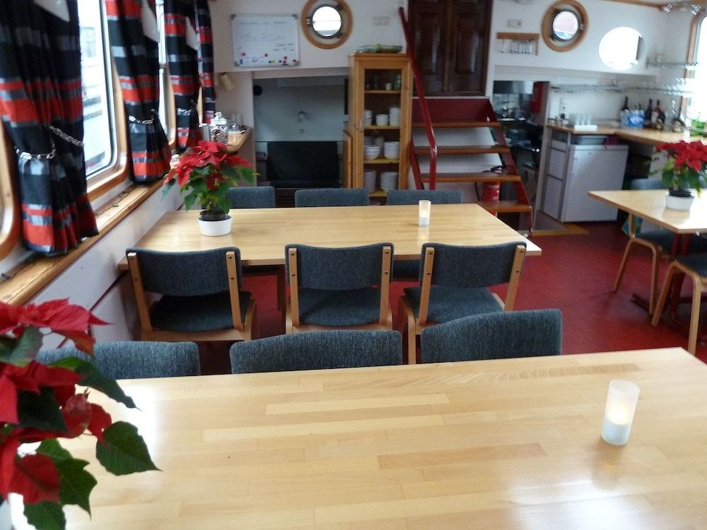 undefined Hotelboat Allure 4