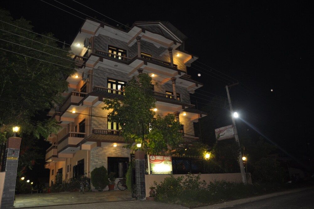 undefined Sweet Home 5