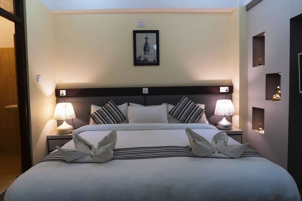 The Glasshouse Hotel & Hostel Deluxe Room 2