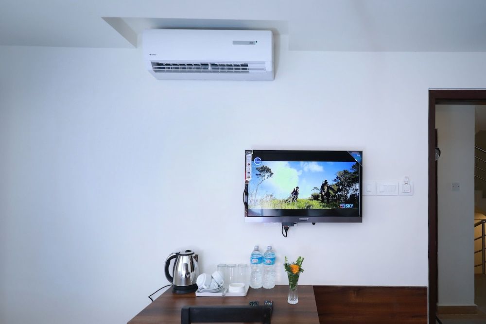 Hotel Royal Suite Standard Double or Twin Room 19