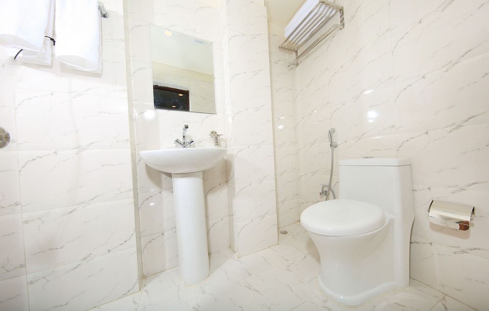 Hotel Royal Suite Standard Double or Twin Room 11