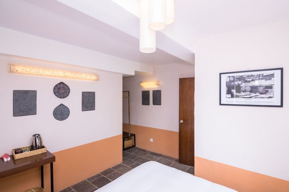 The Museum Bed and Breakfast Standard Double Room, Smoking 2