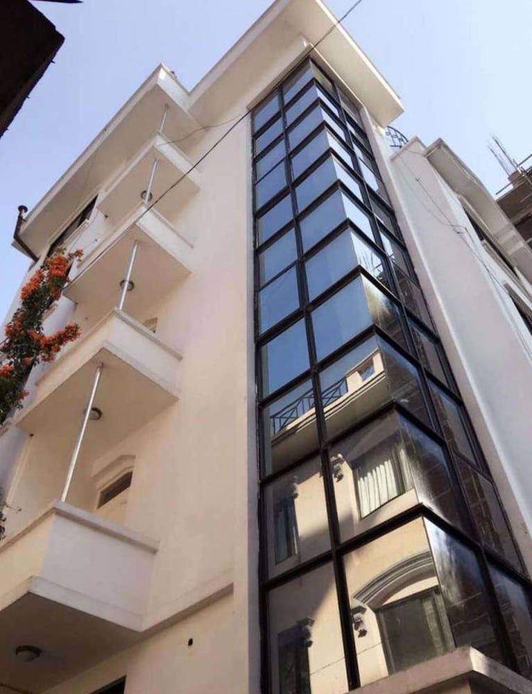 undefined Four Red Doors Apartments 5